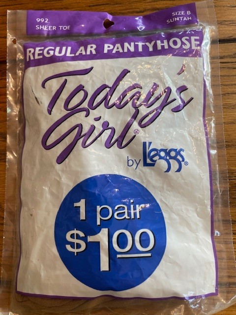 2 Vintage Pantyhose Fruit of the Loom & Leggs- Off White & Suntan Size B – NOS