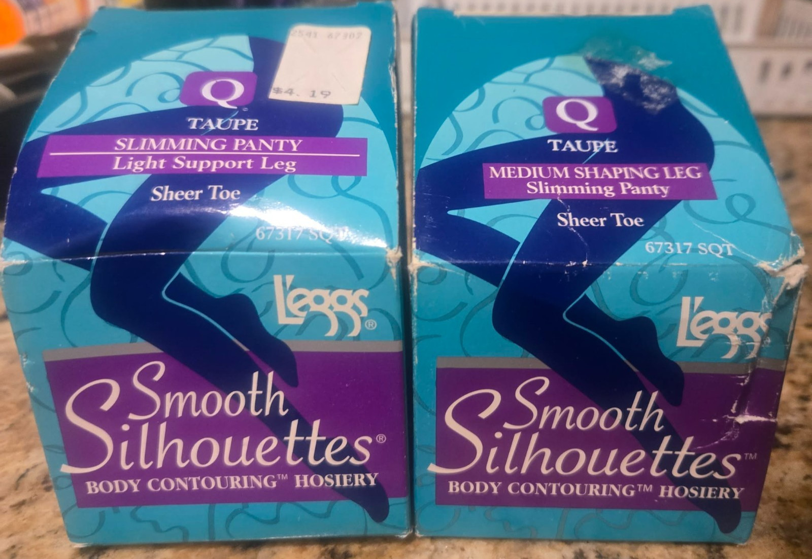 2 – Vintage Legs Smooth Silhouettes Body Contouring Hosiery Sheer Toe Taupe « Q »