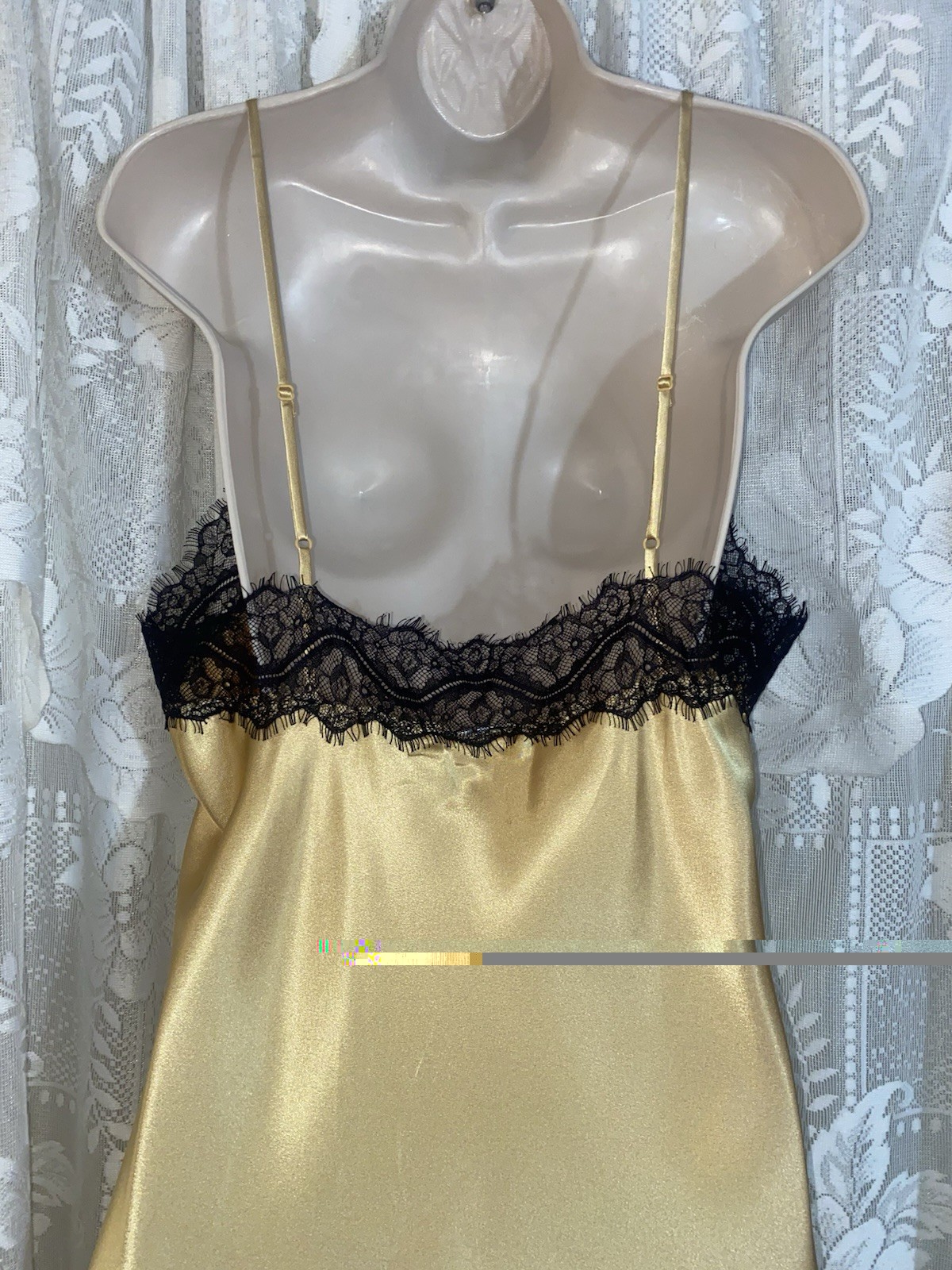 VTG Design GLAM NWOT L GOLD Satin NIGHTIE nightgown w Black Chantilly Lace Trim