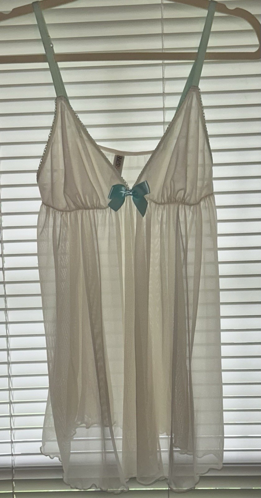 GILLIGAN & O’MALLEY White Silky Shiny Sheer Lace Nylon Nightie Nightgown M NWOT