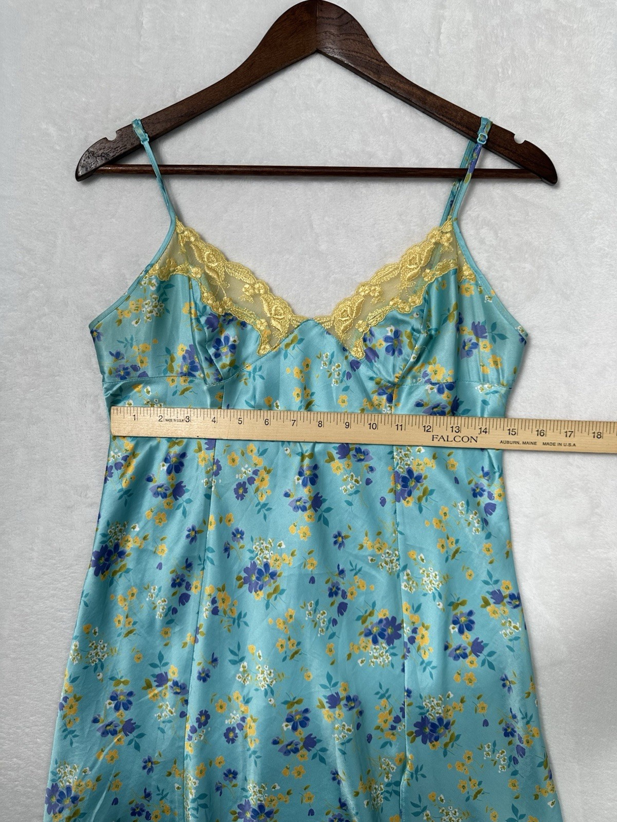 Vintage Y2K Victoria’s Secret Colorful Floral Lace Slip Dress Chemise Sz M 2001