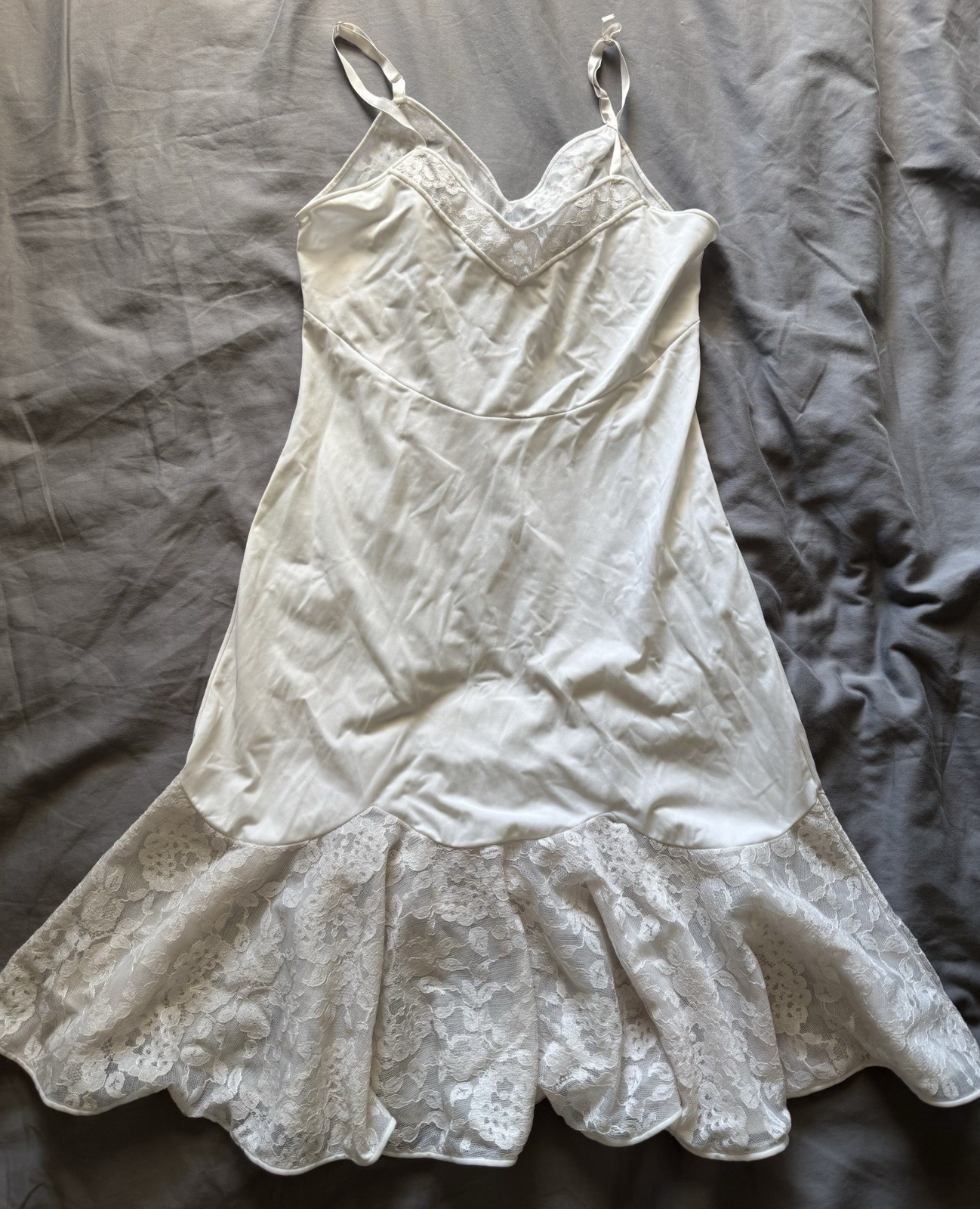 Vintage 1960s Van Raalte Suavette White Nylon Full Slip Lace Hem 34 Short Coquet