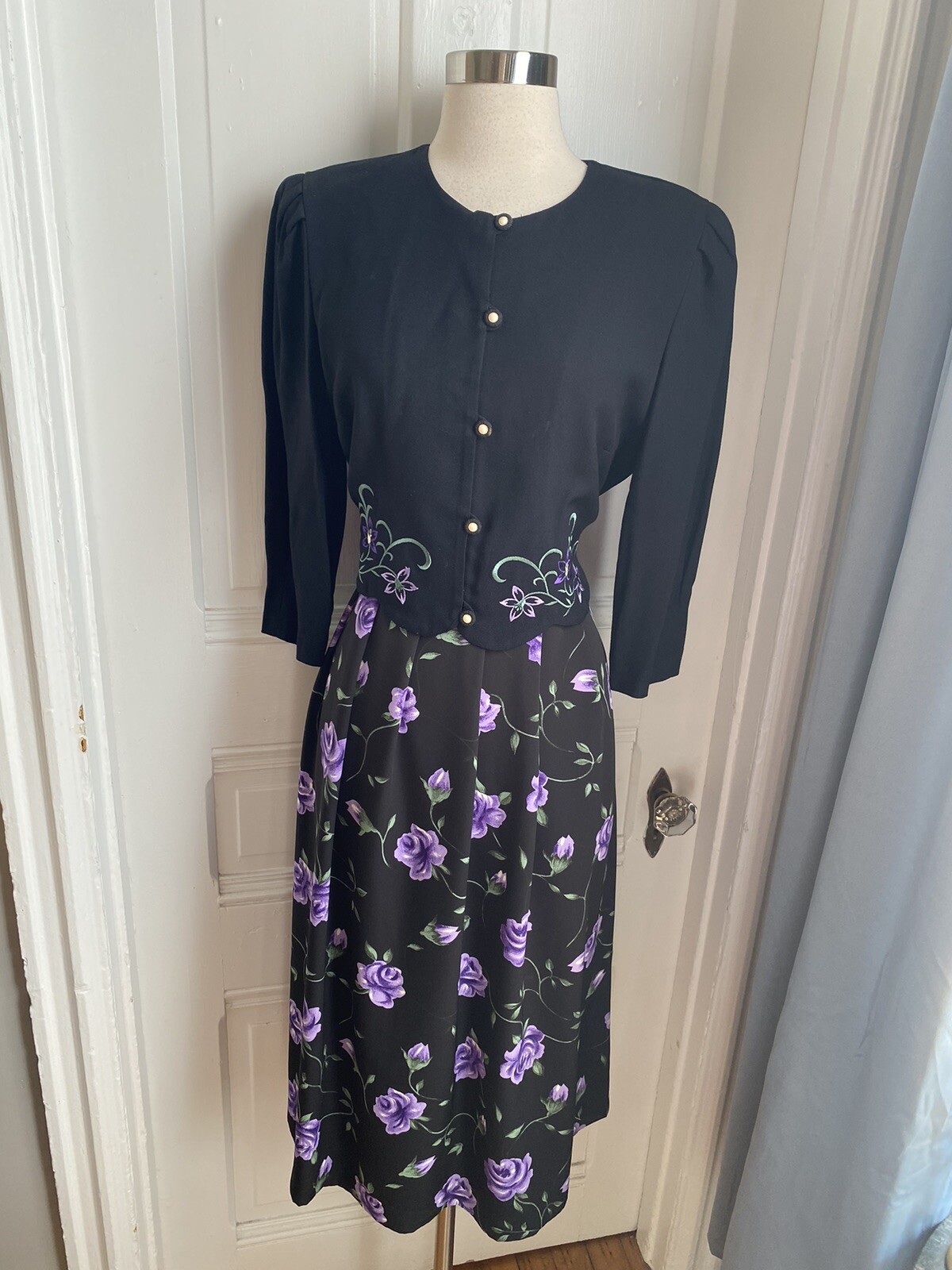 PERI PETITES VINTAGE BLACK TIE BELT DRESS WITH PURPLE FLORALS-SIZE10P-BEAUTIFUL