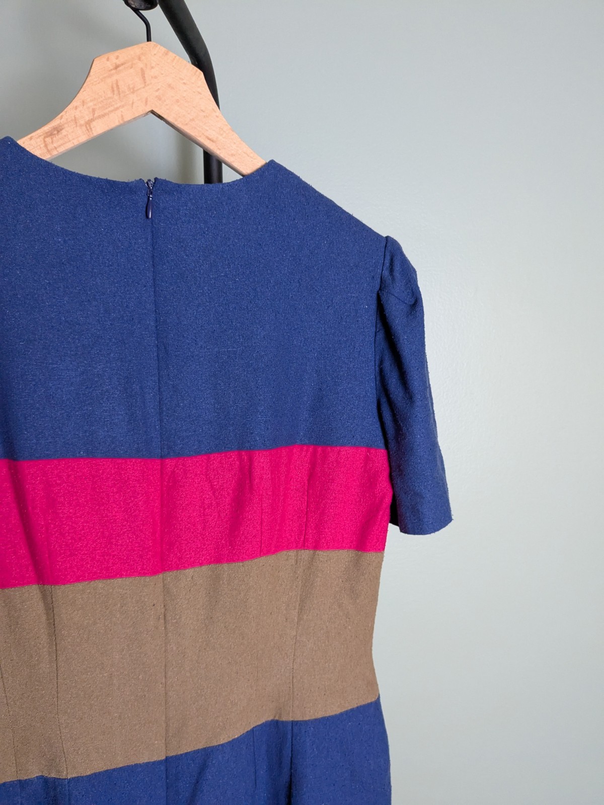 1960s Color Block Gathered Sleeve Mid Dress