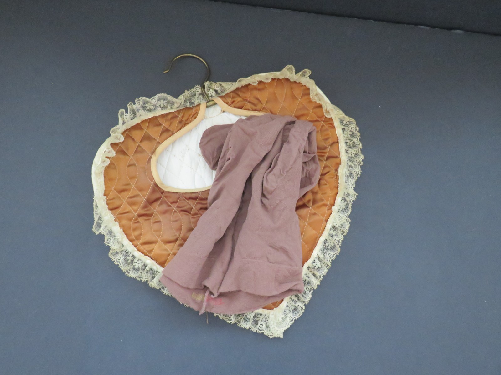 Vintage Quilted Lingerie Bag – Bronze Vinyl Heart – Fine Lingerie Holder