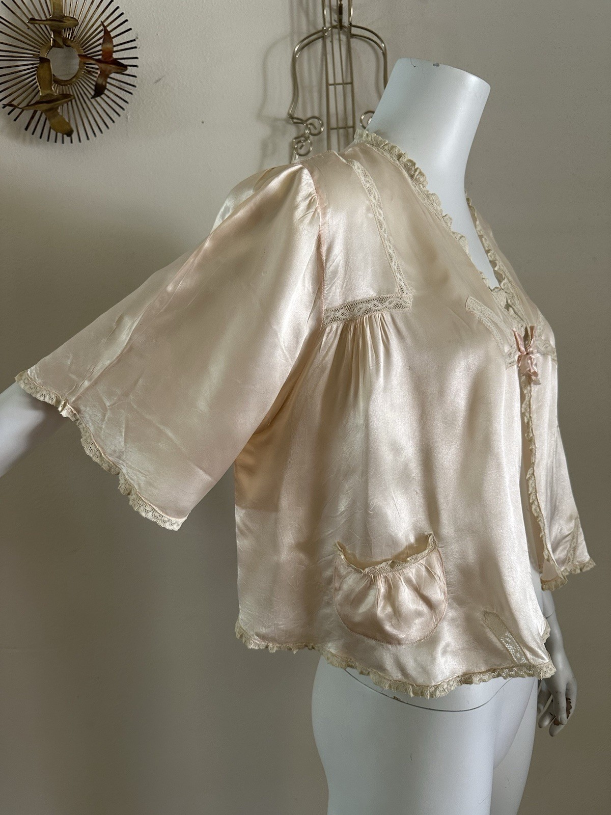 1930s Rayon Satin Bed Jacket Champagne Peach Lace Bow Tie Front Boudoir Top VTG