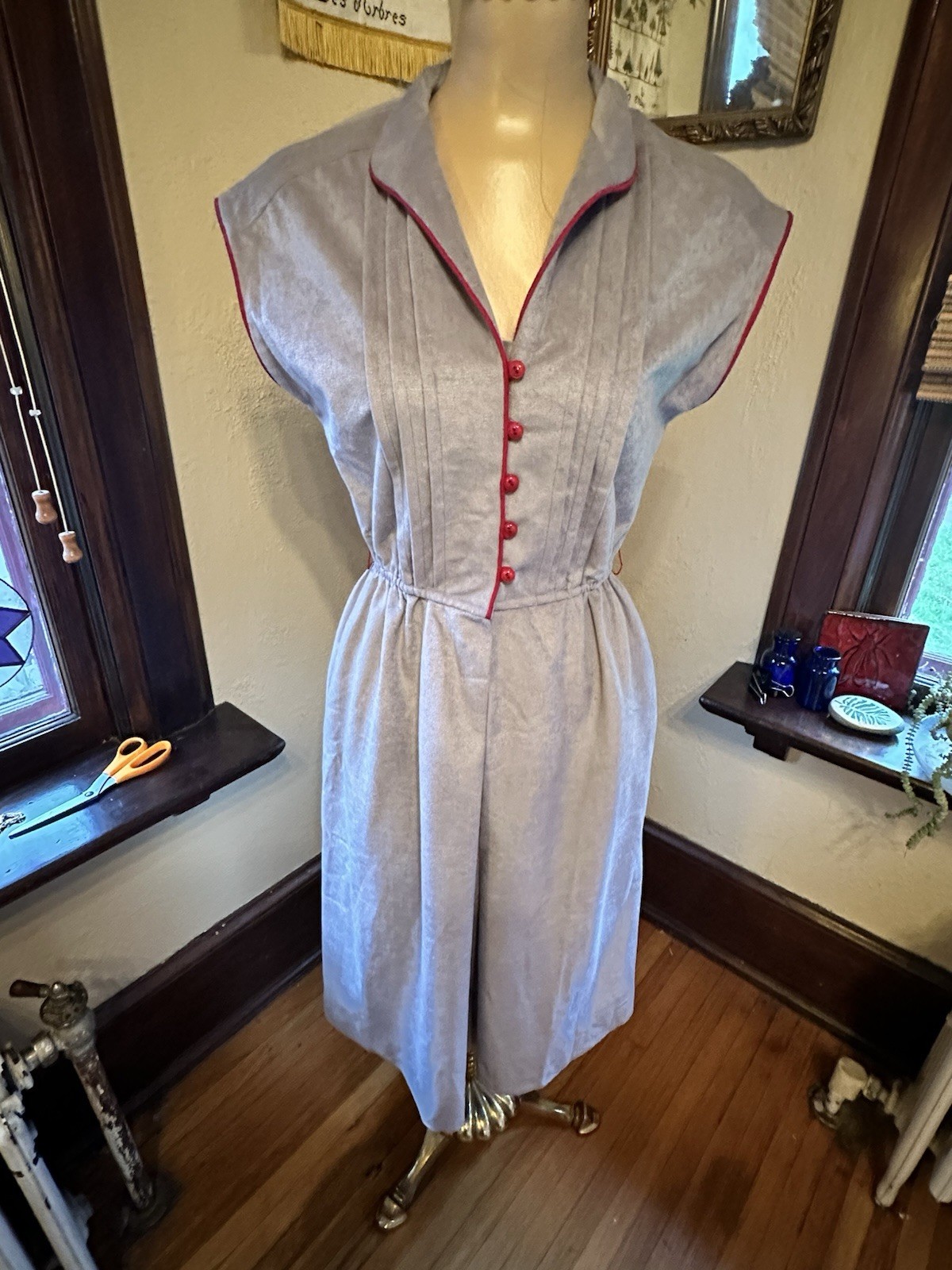 Vintage 70’s Gray/Red 40’s Inspired Dress Unbranded Tagged Sz.10 Soft Microfiber