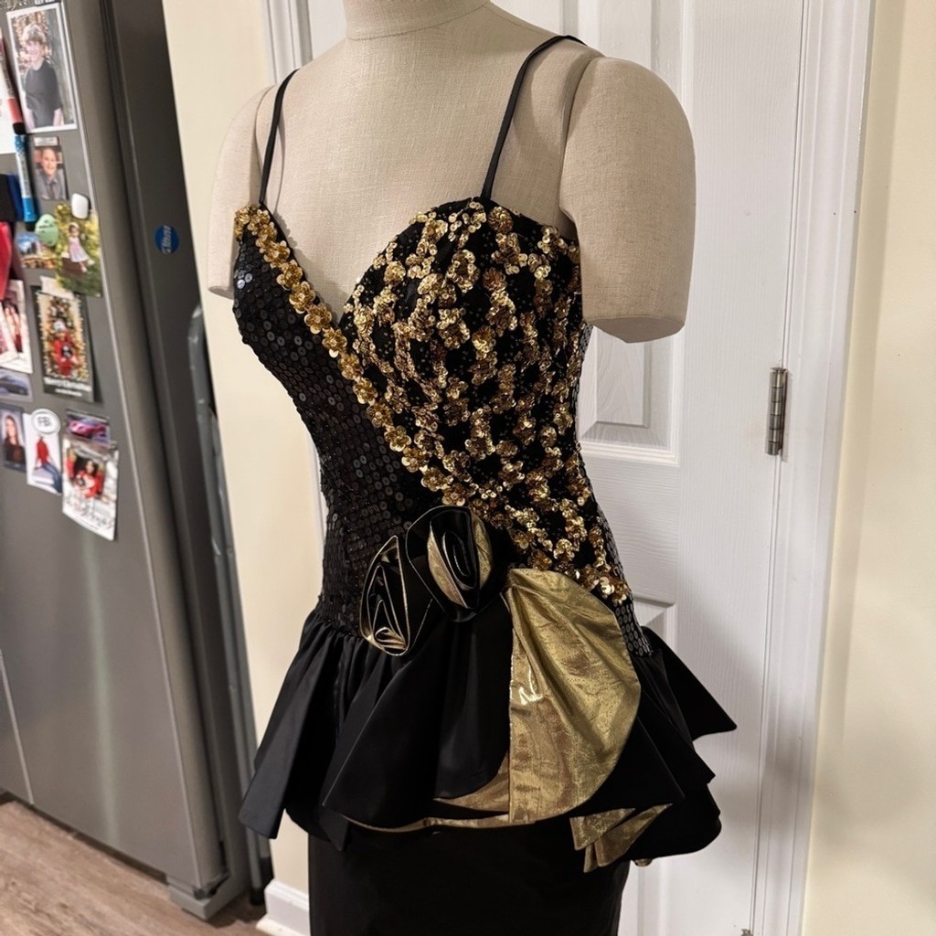Vintage Alyce Designs Black & Gold Sequin Cocktail Dress | Size 6 (Fits Like 4)