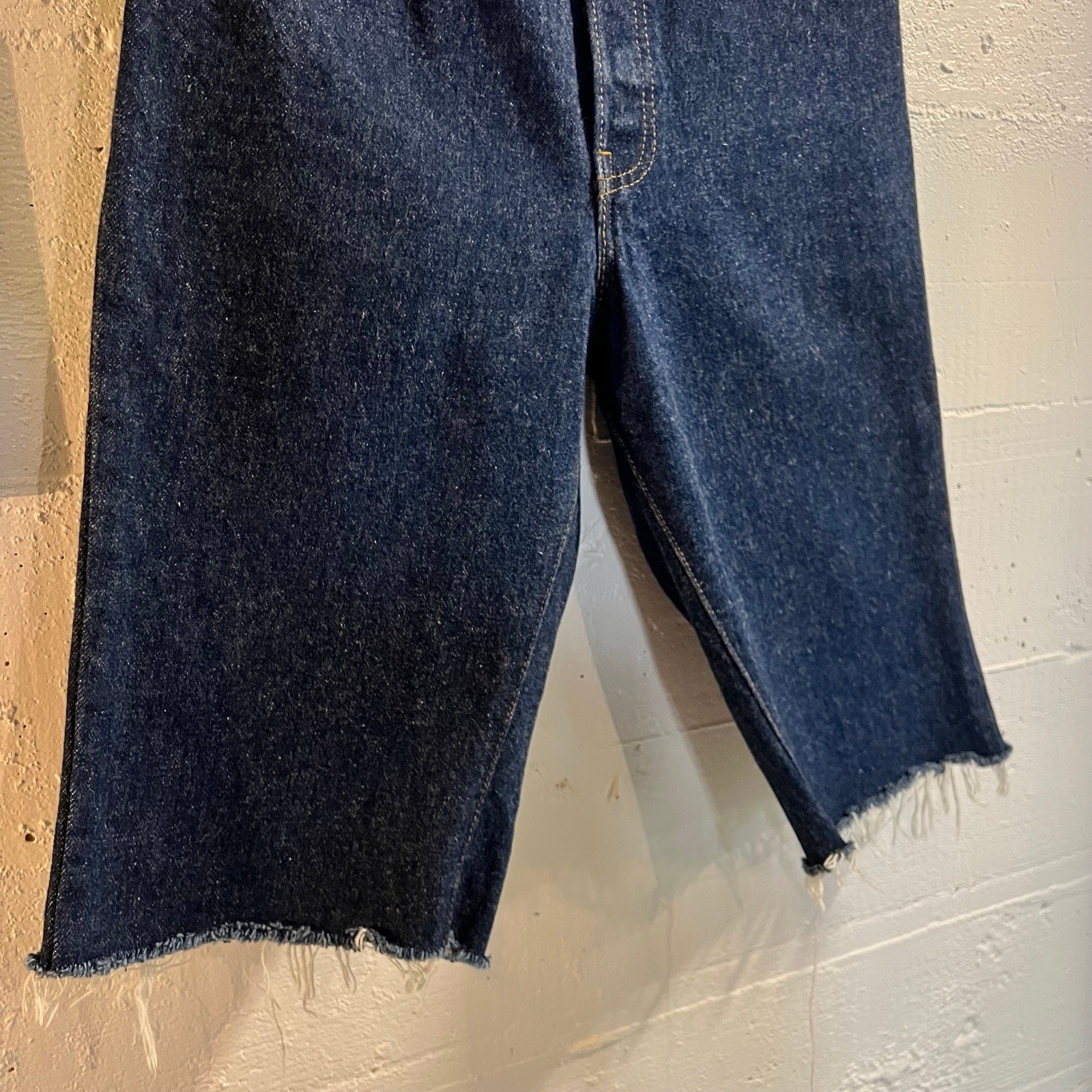 Vintage 1980&rsquo;s Levi 501 STF Long Cutoff Denim Shorts Size (29) 25&Prime; Made In USA