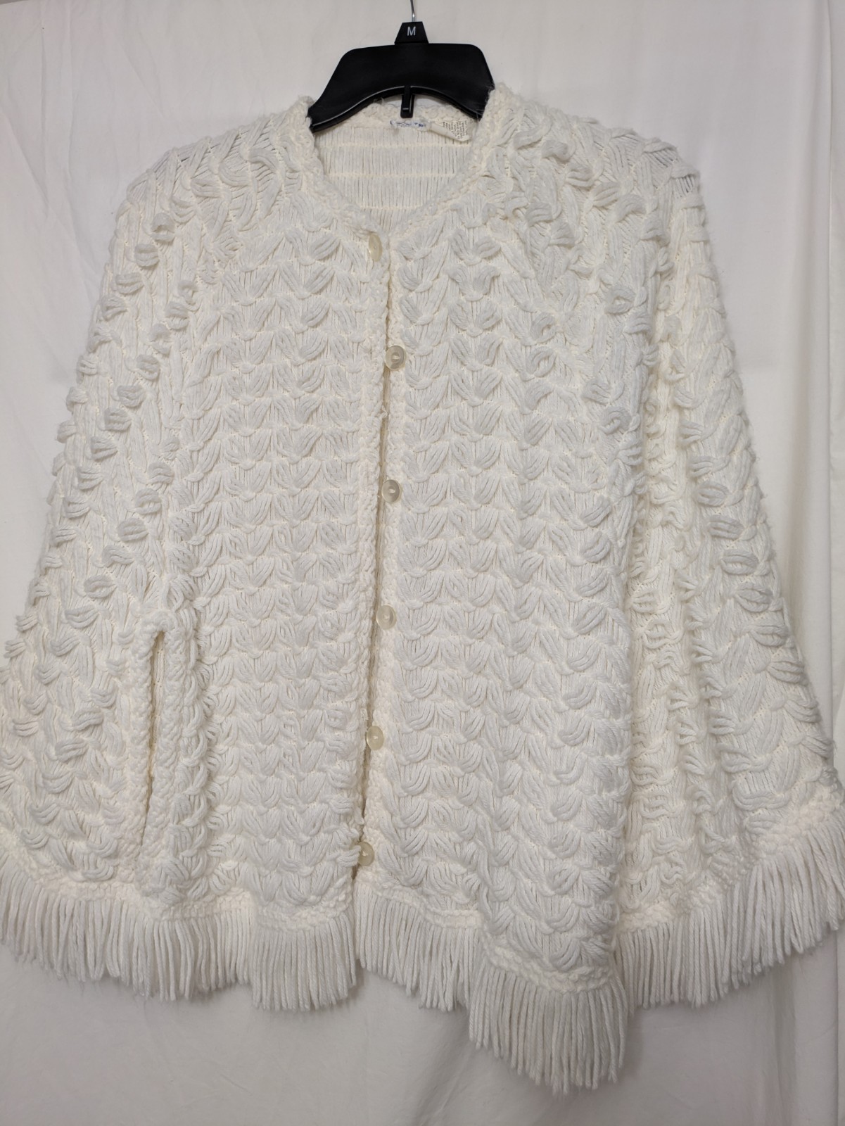 Vintage White Textured Knit Cape Coat with Fringe Hem & Button Front – Medium /