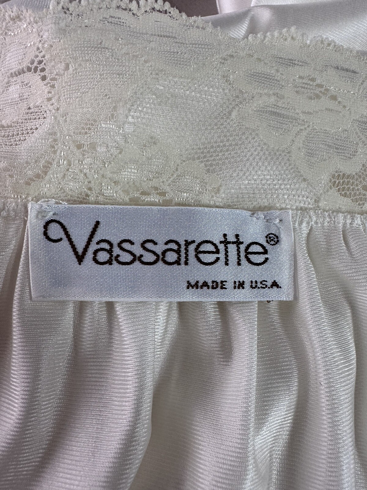 Vassarette Full Slip Lingerie Nightgown Chemise SM / 85 Metric Antron lll Nylon