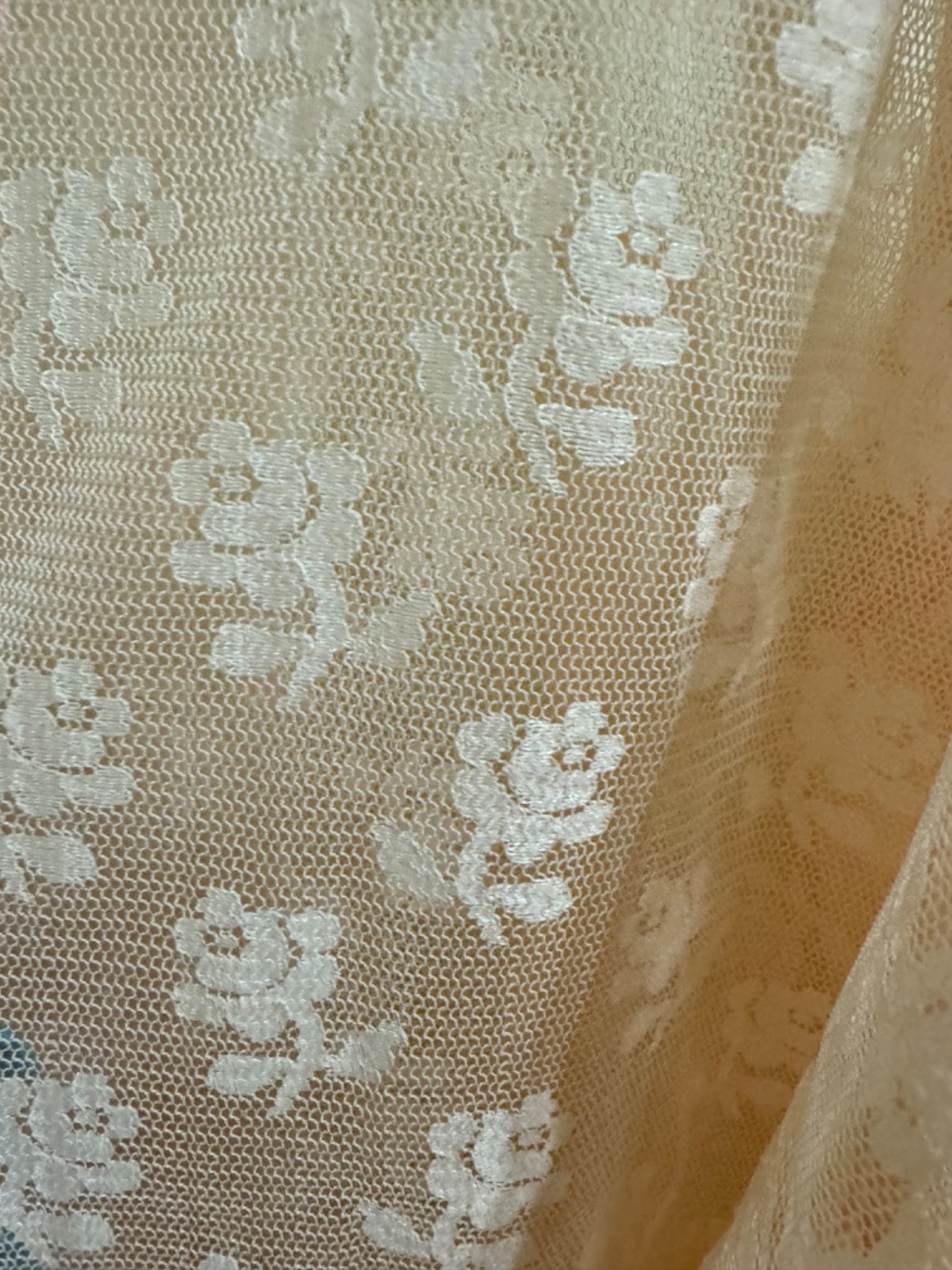 Vintage Lord and Taylor gorgeous peach nightgown and robe set size medium
