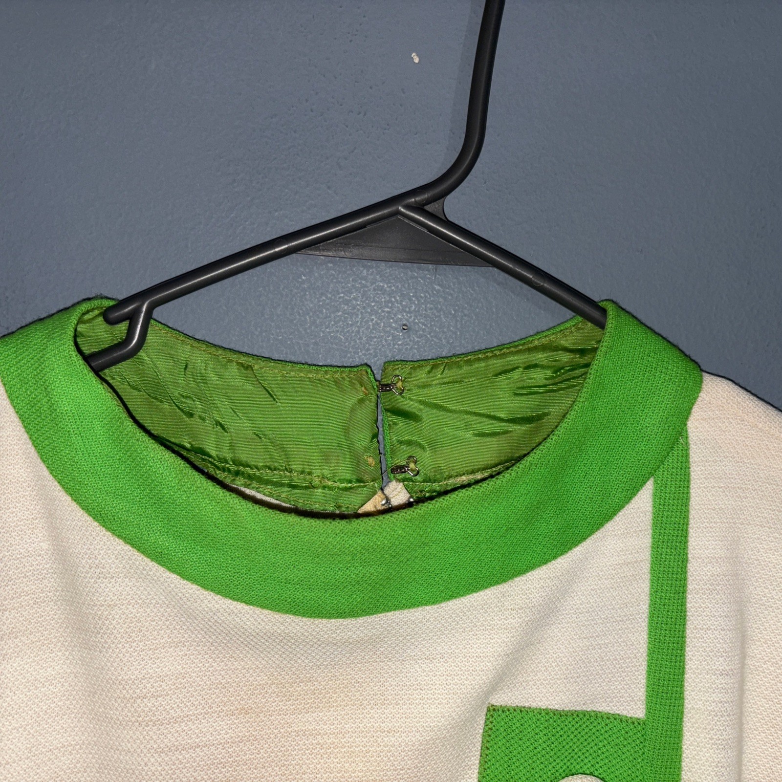 Vintage 1960’s Mod Style Knit Shift Dress Cream & Lime Green Size 16