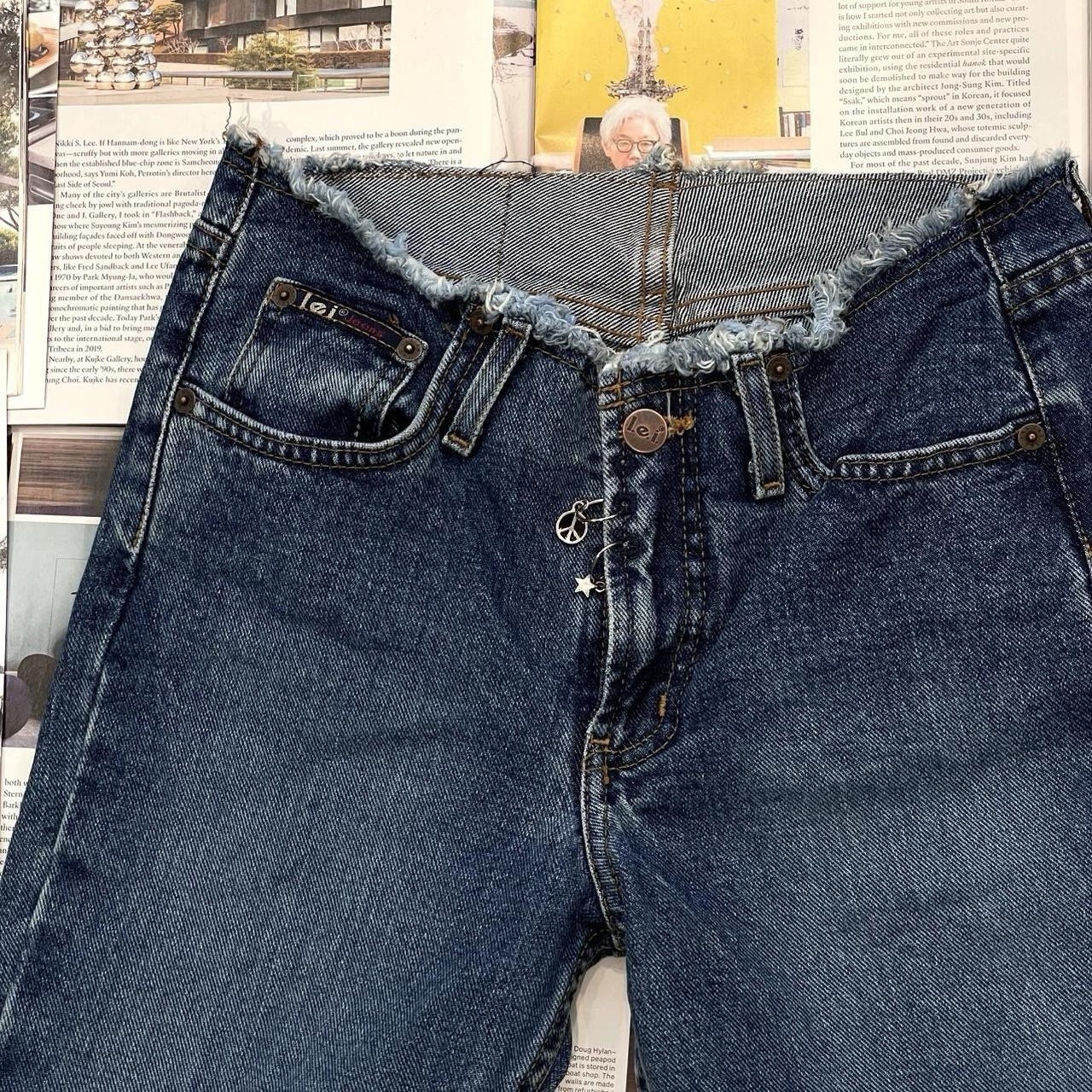 L.e.i vintage medium wash mid-rise flare jeans size 27/US