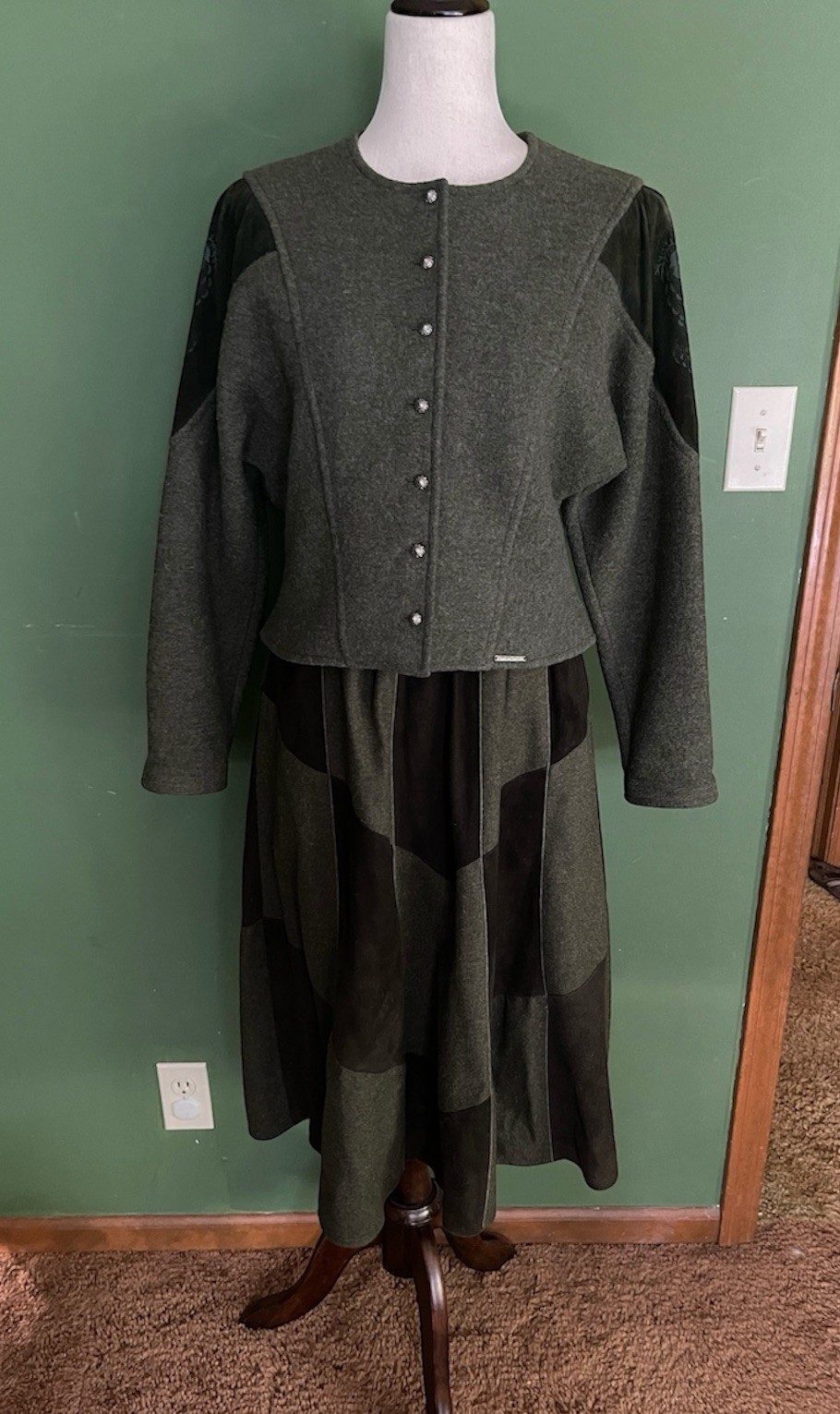 Vintage Austrian Wool Jacket Skirt 2 Piece By Geiger Tyrol Green/Black Size 40
