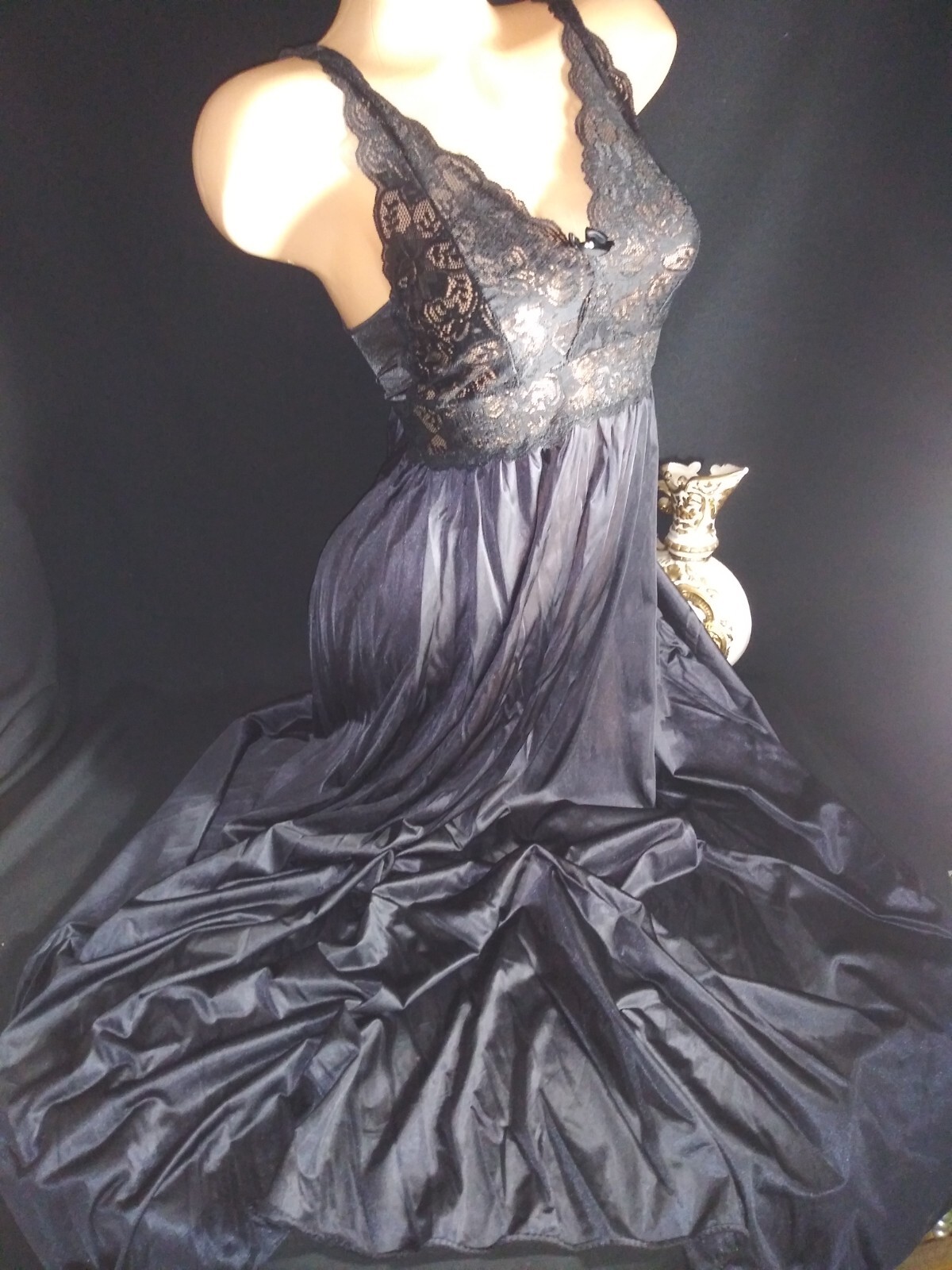Vtg Shadow line Silky Black BUTTER SOFT Peignoir Nightgown Negligee Gown