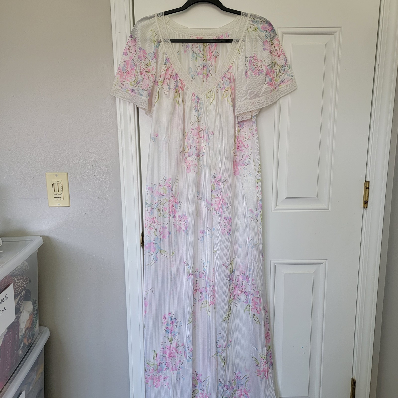 Vintage Long Satin Floral White Pink Short Sleeve Lace Trim Nightgown OS