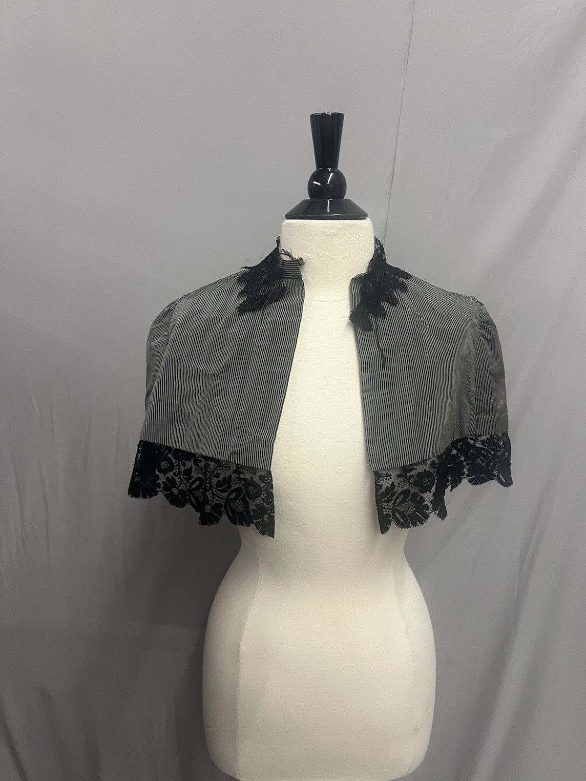 Antique 1860’s – 1880’s Gray & Black Pinstripe Caplet Cape Black Lace Trim