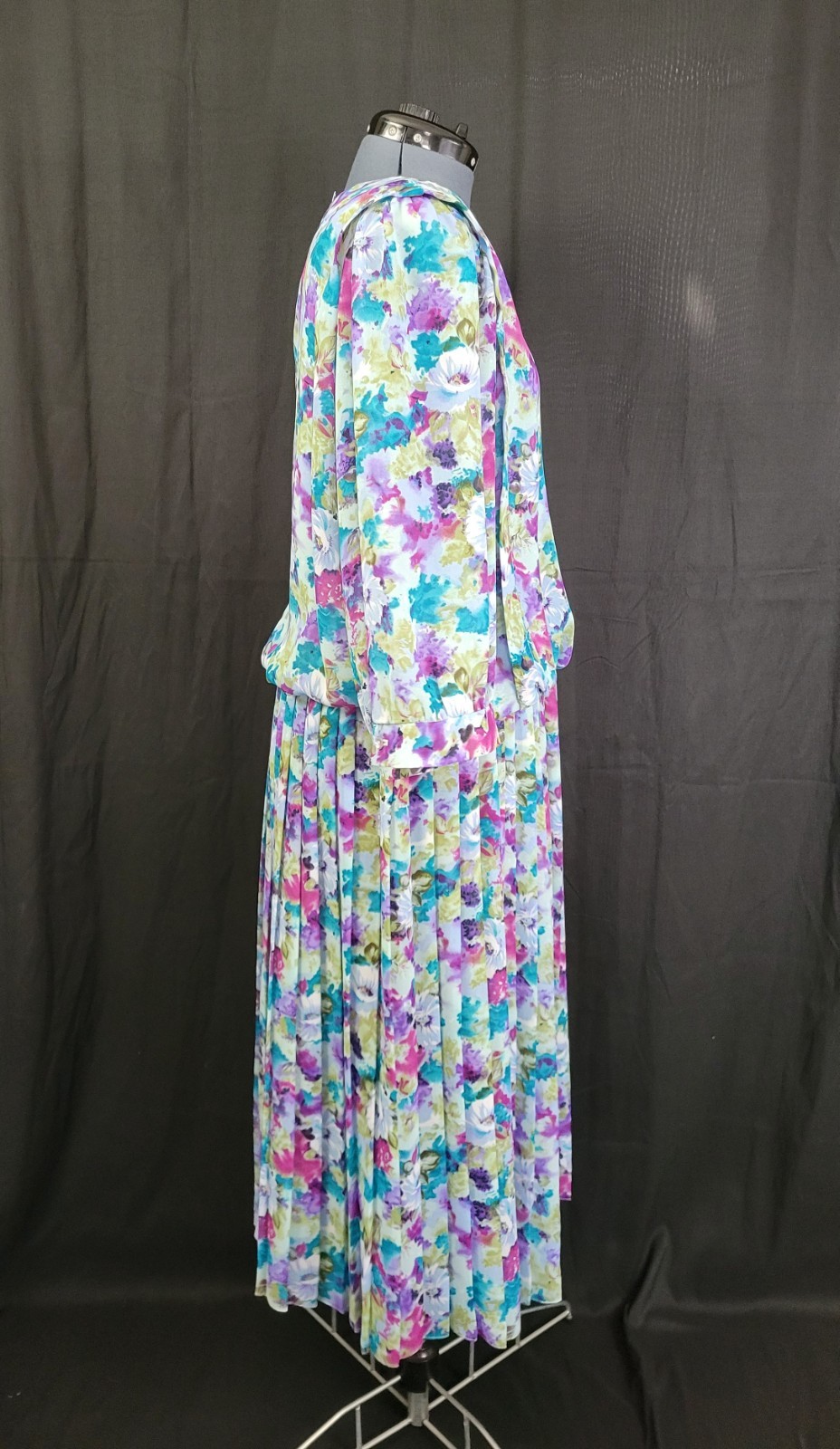 Vintage VLP Plus Blue/Green/Purple Floral Blouson Dress w Pleated Skirt Size 24