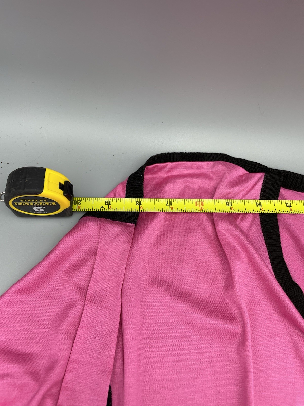 Vintage UNGARO Paris High Contrast V-neck Top Women&rsquo;s Hot Pink 1980s 1990s