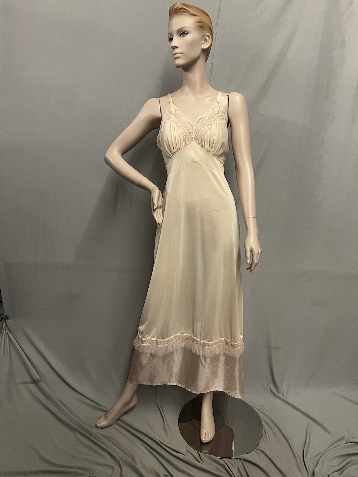 1950’s – 1960’s Nylon Full Slip