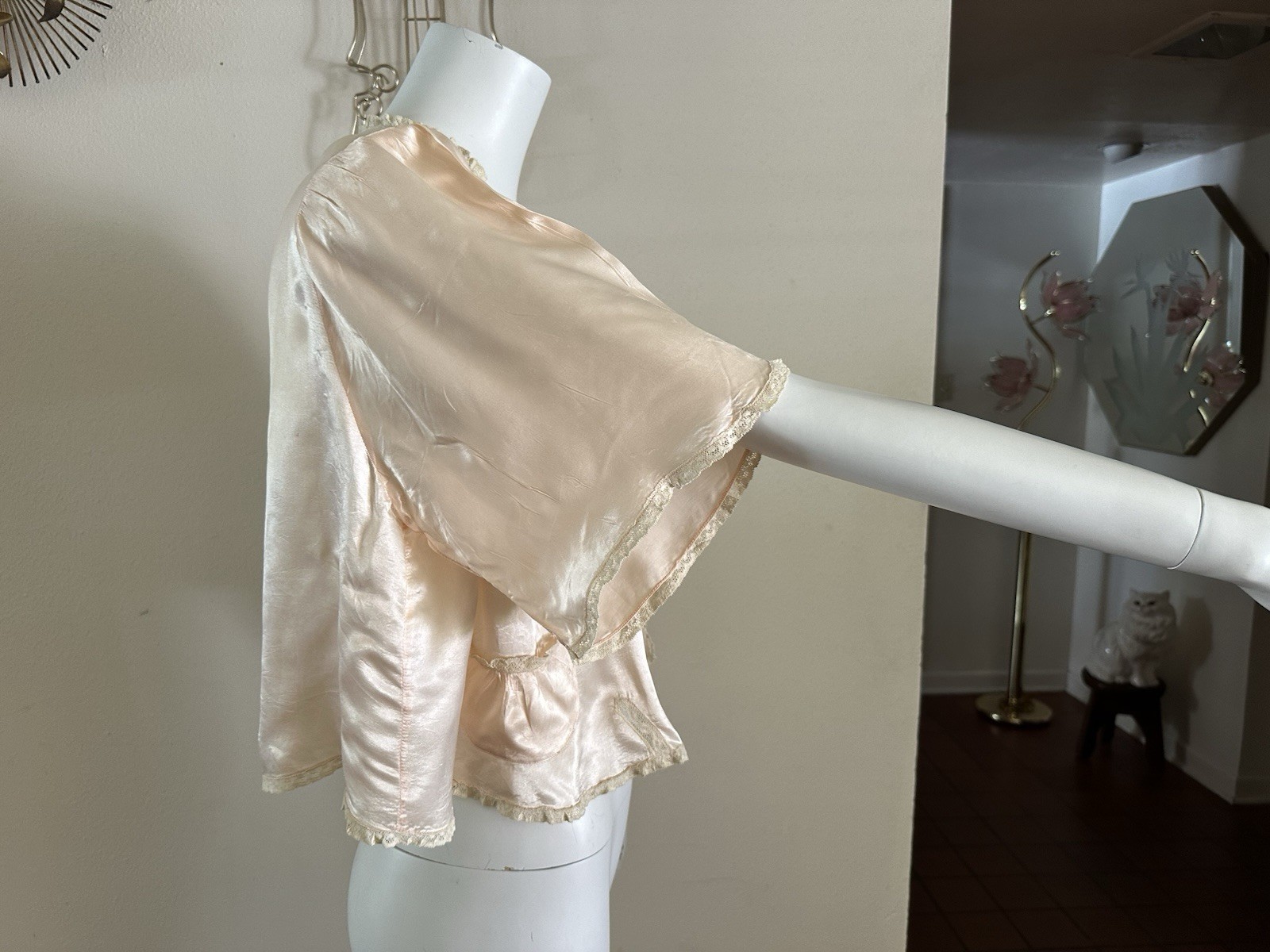 1930s Rayon Satin Bed Jacket Champagne Peach Lace Bow Tie Front Boudoir Top VTG