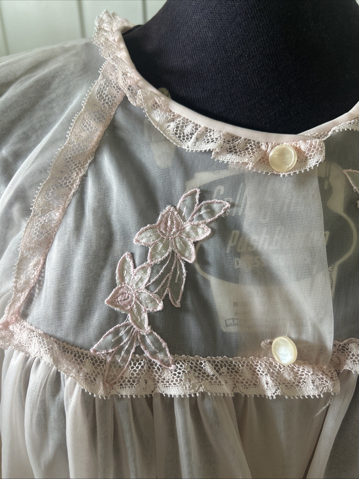 Vintage 1970’s Lorraine Quality Lingerie Sheer Pink Negligee Robe Size Medium