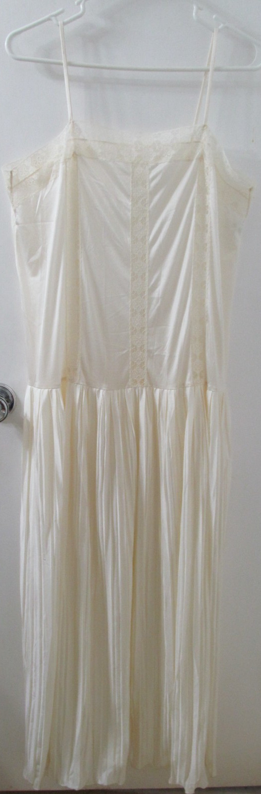 Palmer Ivory negligee- full length gown sz 2 Vintage Classic green Logo Austria
