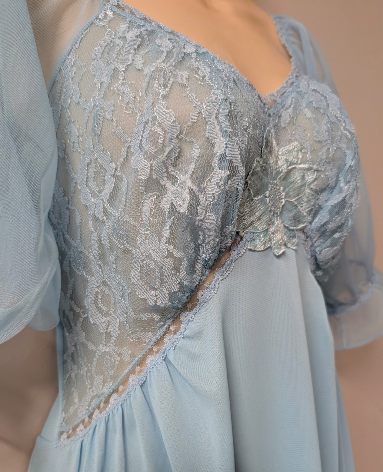 Vintage 60&rsquo;s Movie Star Blue Tricot Nylon Puffy Sleeve Nightgown Lace Bust 36/38