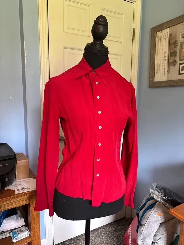 100% silk vintage woman’s full button up red collared