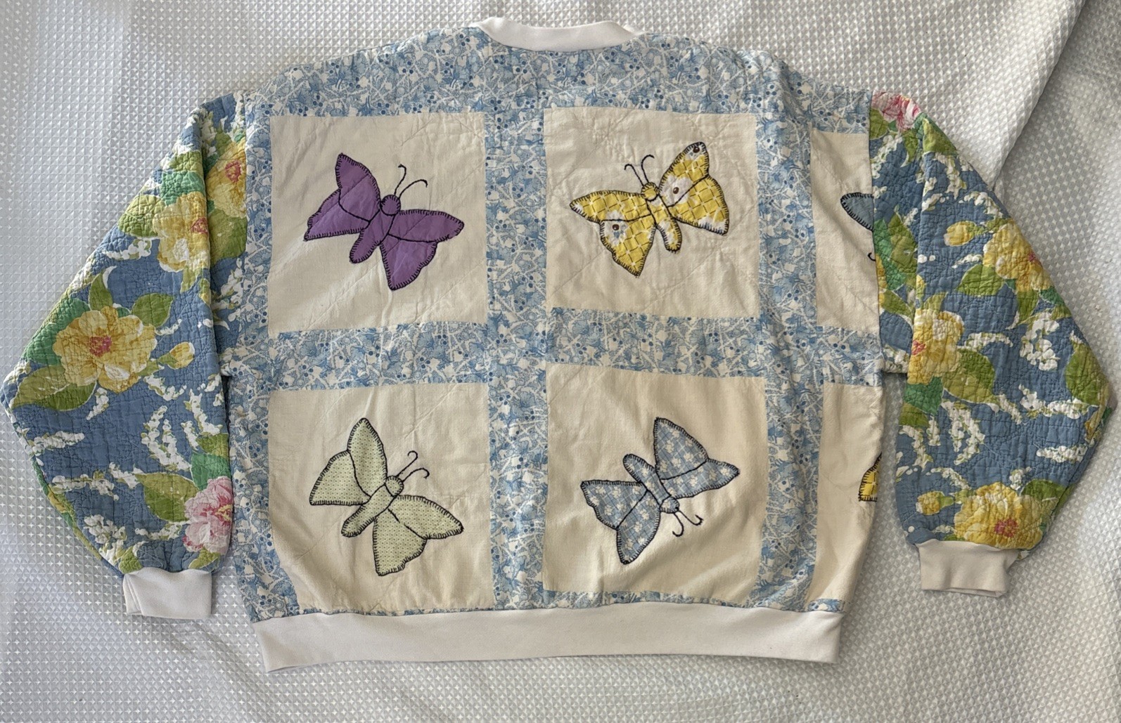 VTG Hand Quilted Patchwork Fabric Butterfly Floral Pullover Sweater Pastels M/L