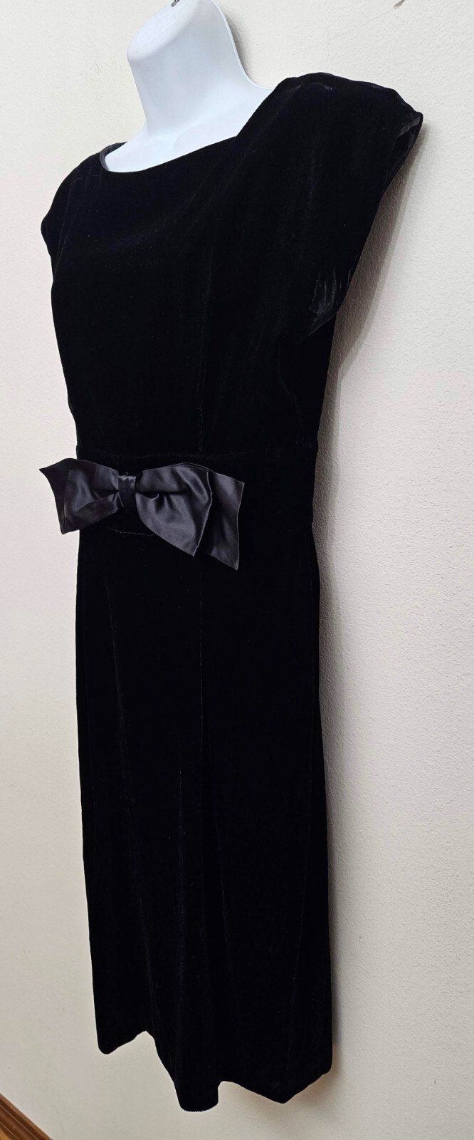 Vintage Solid Black Velvet Lloyd Williams Pencil Dress Small 6 Lined Sleeveless