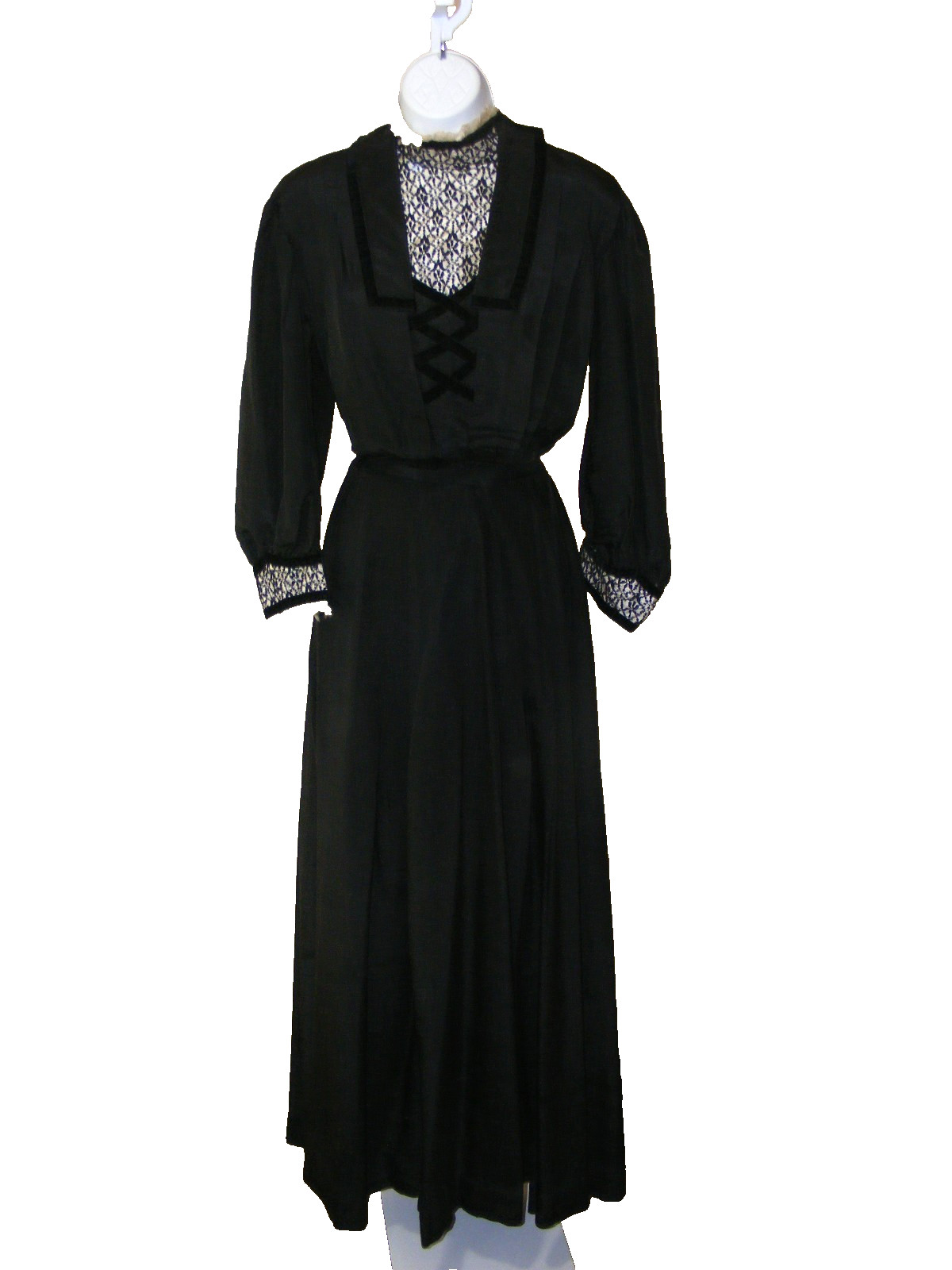 1910 MOURNING DRESS 2PC BLACK FAILLE FRANCAISE FLAT PLEAT SKIRT SLIM SILHOUETTE