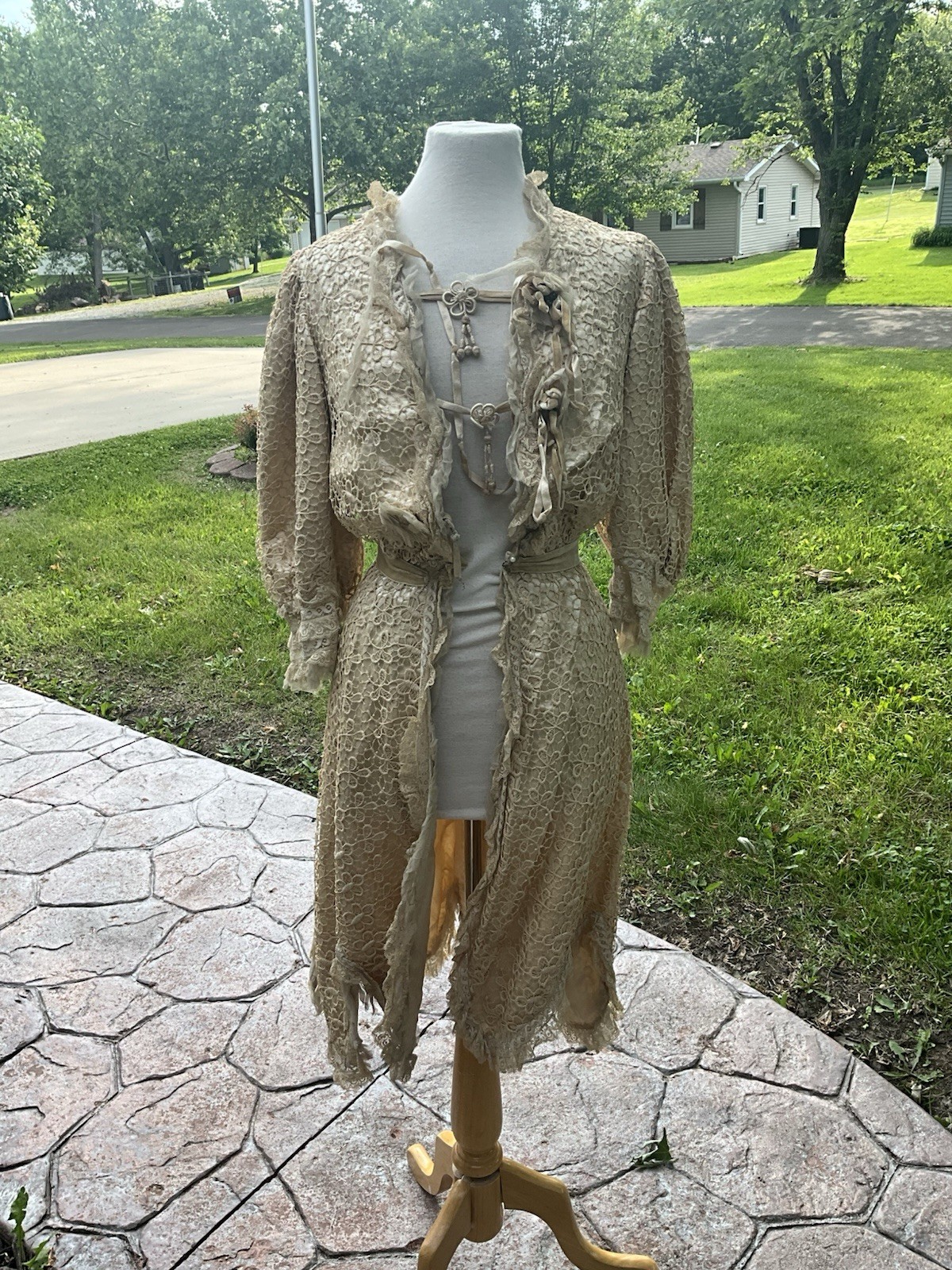 RARE 1920s MOST ORNATE LADIES GARDEN OPERA EDWARDIAN LACE SILK COAT AMAZING
