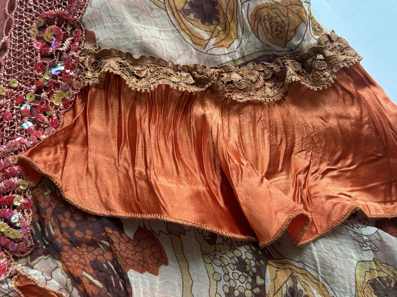 VTG Y2K Tiered Layer Floral Sequin Cami Tank Silk Blend Fairy Goblin Whimsy LARG