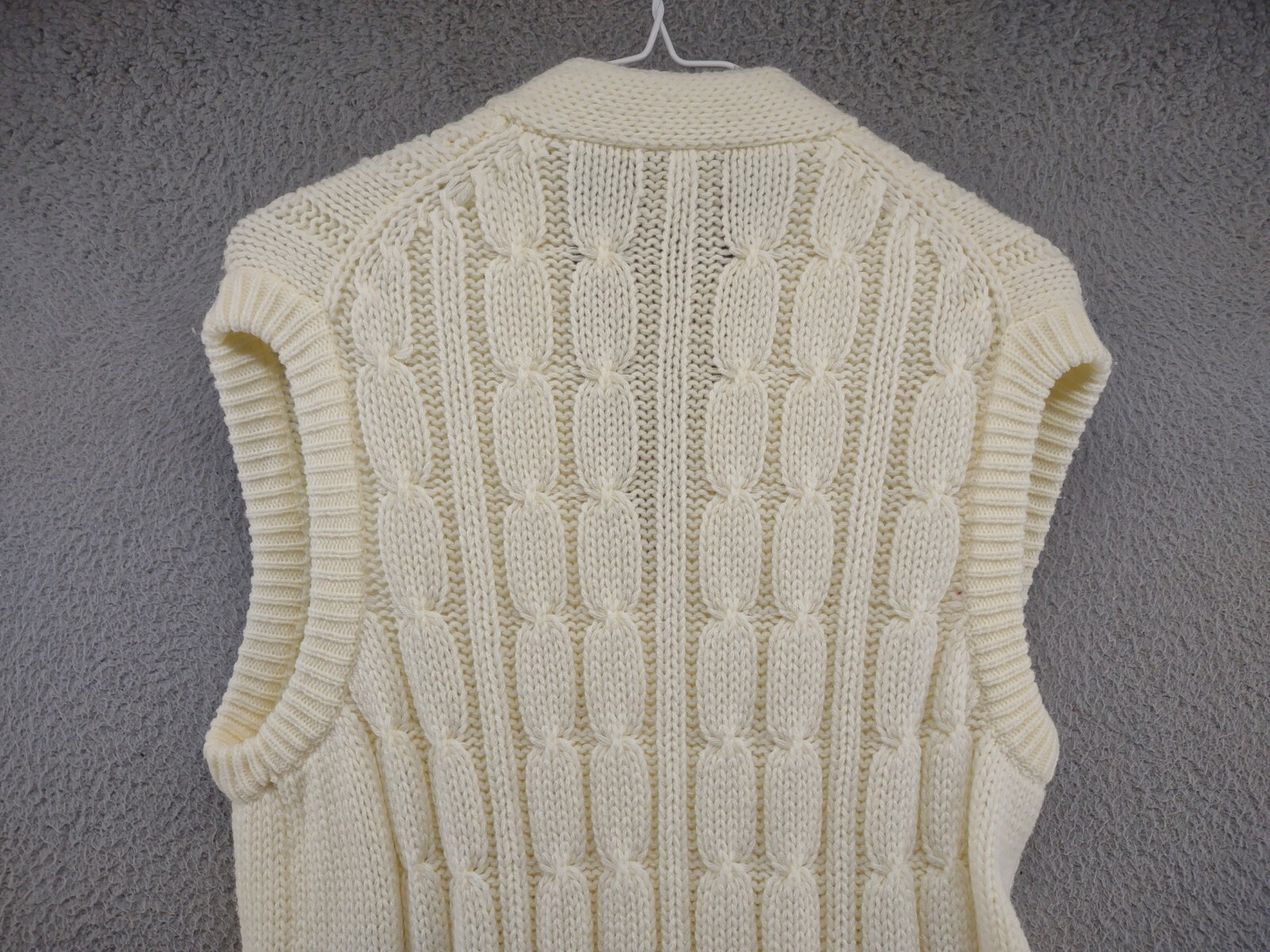 Vintage Hand Loomed Hand Full Fashioned Import Cable Knit Sleeveless Sweater L