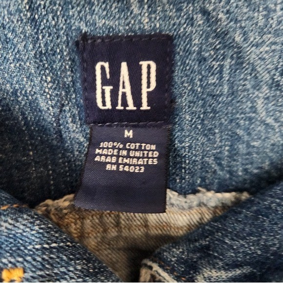 Vintage GAP Blue Jean Trucker Jacket Size M Denim Faded Y2K Timeless Classic