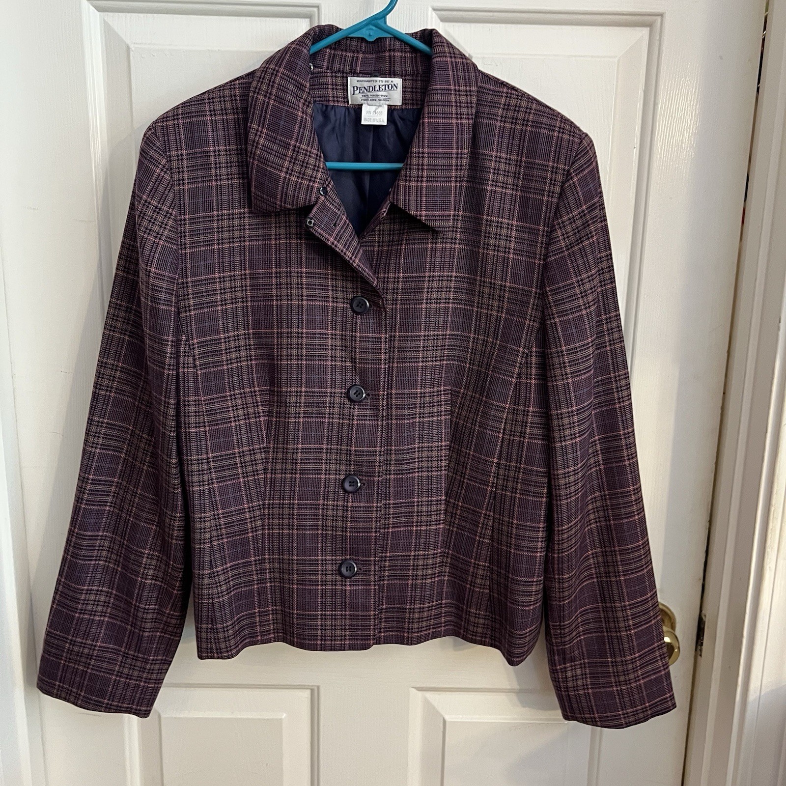 Women’s Vintage Pendleton Blazer plaid purple Sz 12-14 . No fur collar