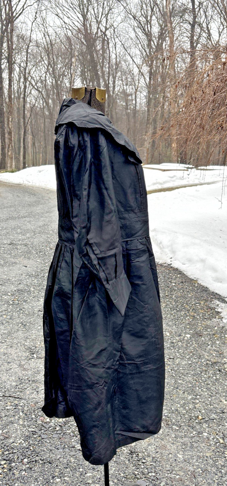 1800&rsquo;s Antique Victorian Ladies Black Silk Taffeta Mourning Coat w/ Large Collar