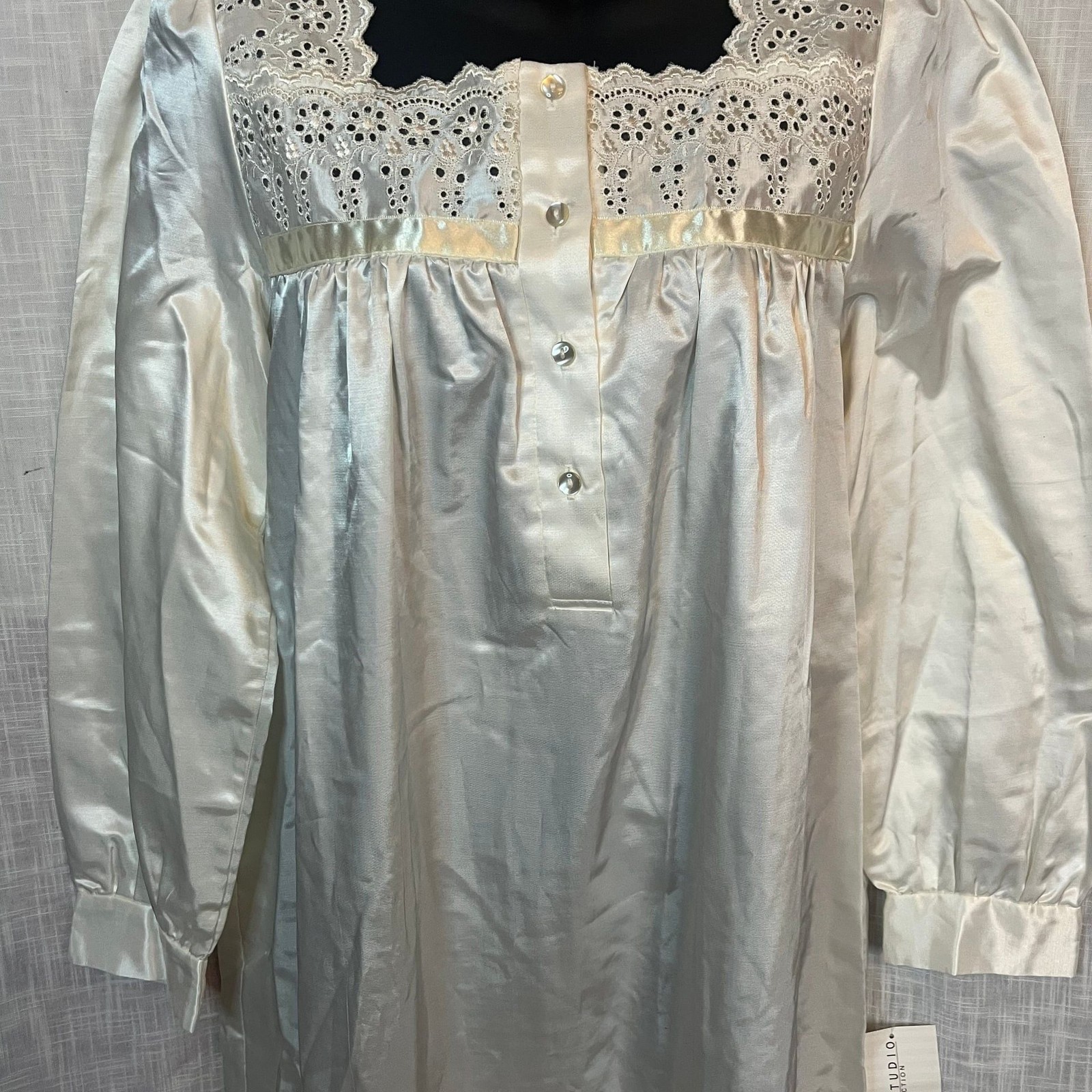 Vintage Bali Studio Satin Lace Night Gown Ivory lace eyelet Victorian Medium