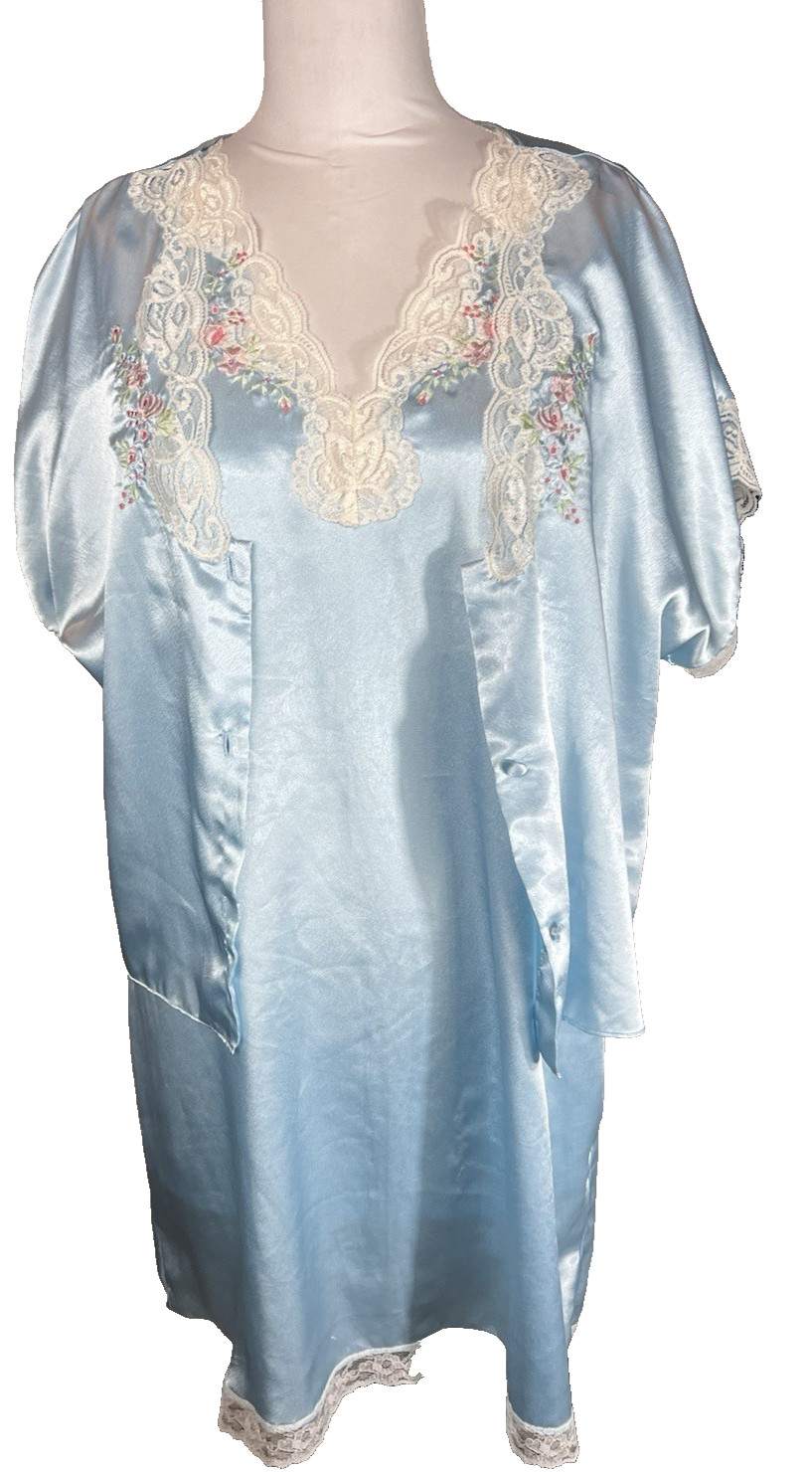 Vintage Val Mode Lingerie 2 Piece Gown and short cover missing top button sz Med