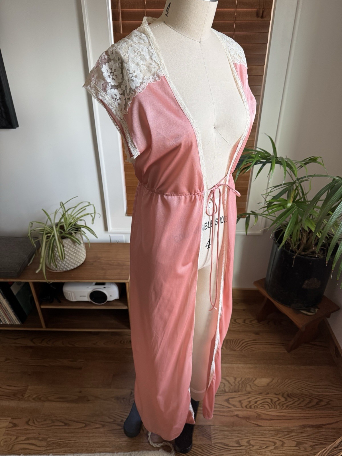 Vtg 60s 70s Lingerie Pink Old Hollywood Glamour Long Open Nightgown Accent Robe