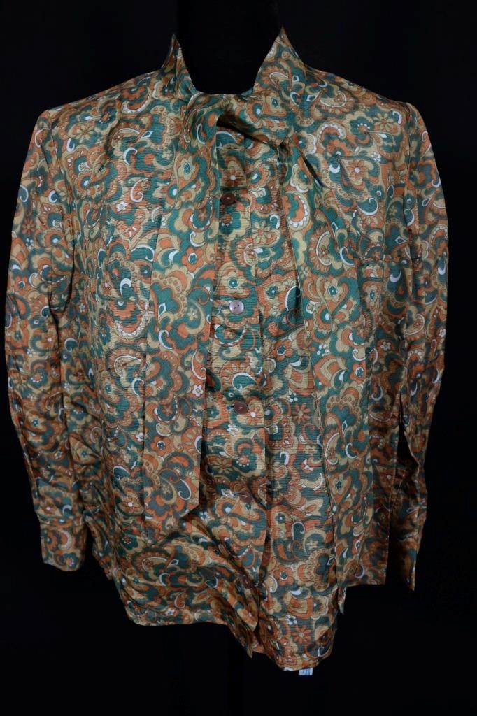 Vintage 1960&rsquo;s-1970&rsquo;s French Rayon Green & Gold Paisley Print Blouse Size 16-18