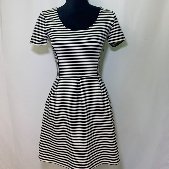 Madewell black & White Striped Retro Style Dress Size 0n Small grunge preppy
