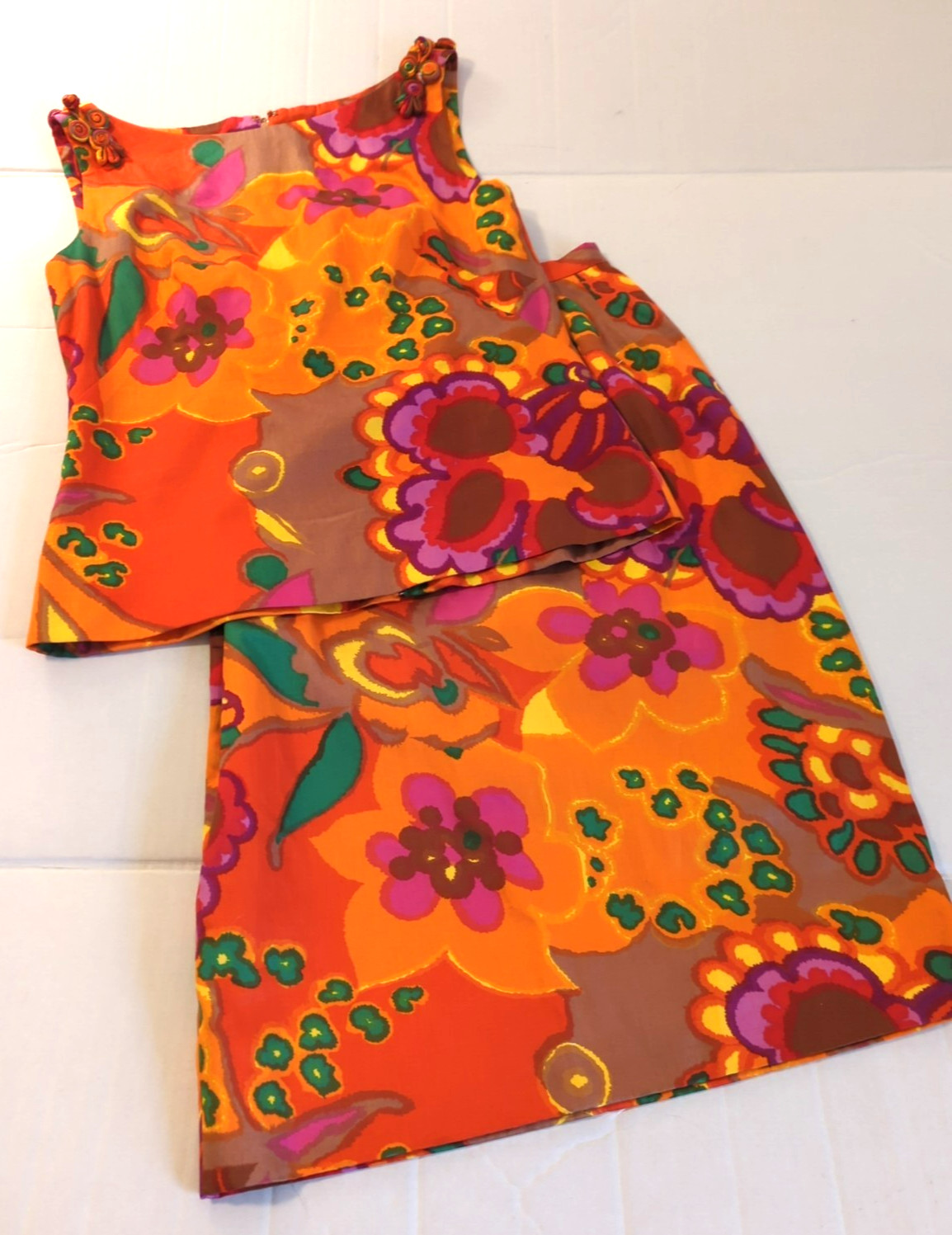 Vintage 50&rsquo;s DYNASTY Hong Kong Silk Set Top Skirt 8 Lg Floral Feminine Elegant