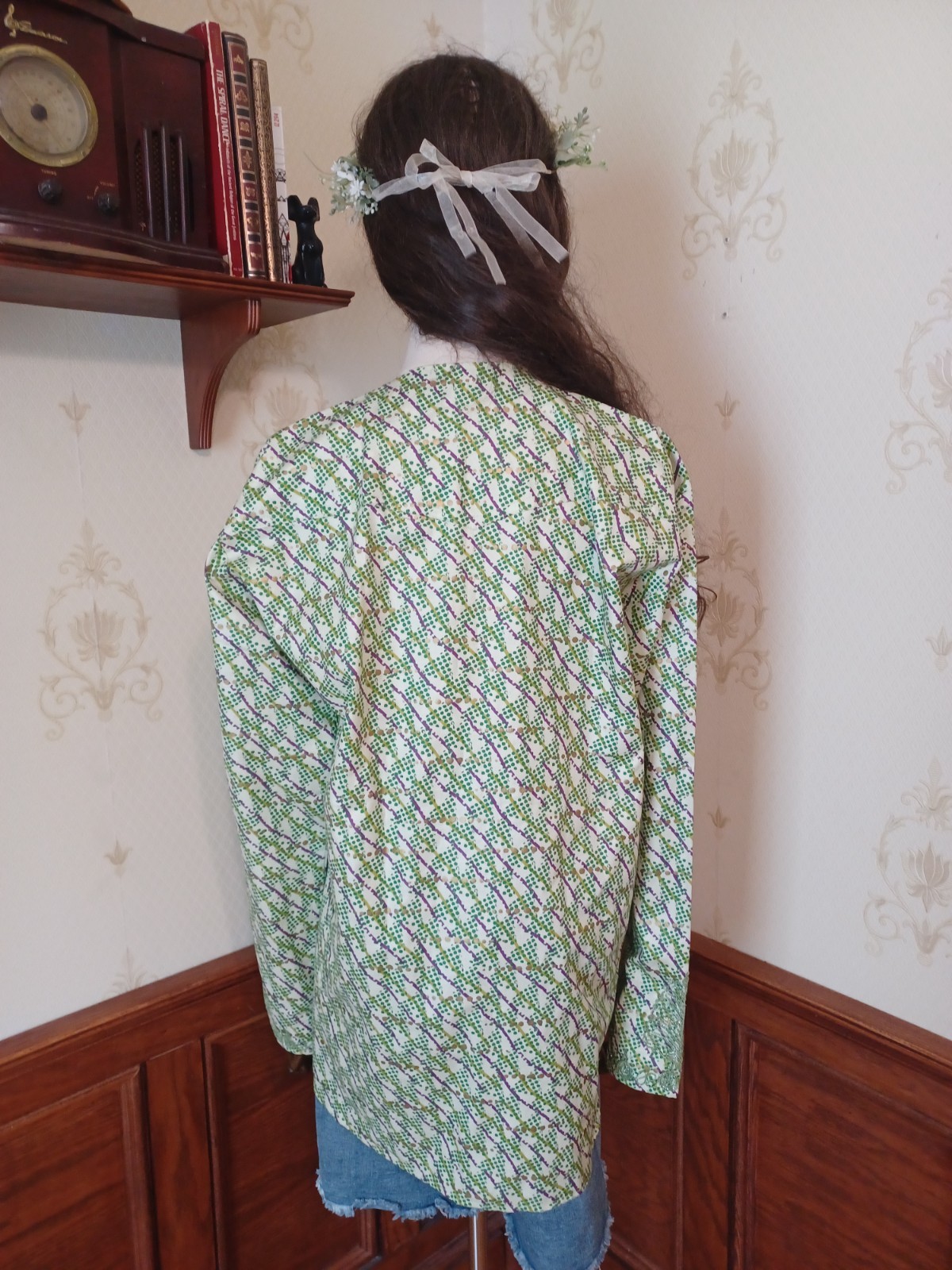 Vintage 1960s/70s Hand-Embroidered Green Purple Metallic Silver Mod Hippie Shirt