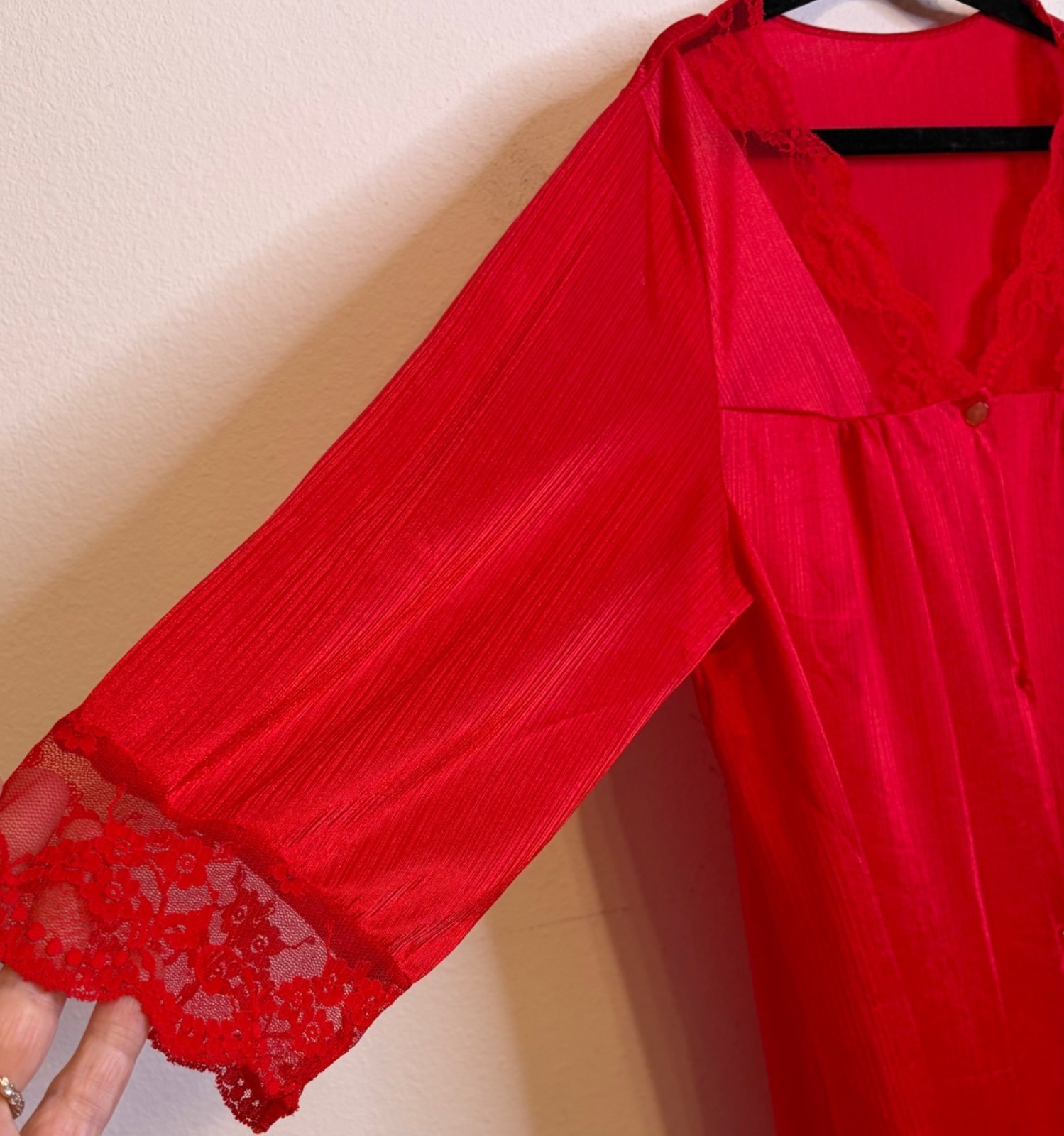 Vintage TEXSHEEN USA Red Lightweight Robe Button Lace Trim MEDIUM Nylon