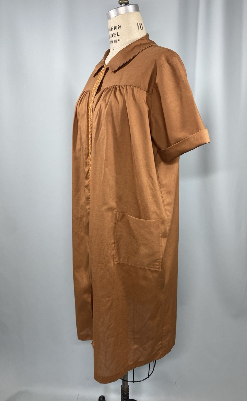 Vintage Nightgown SIZE MEDIUM brown tan orange 60s 70s classic house dress robe