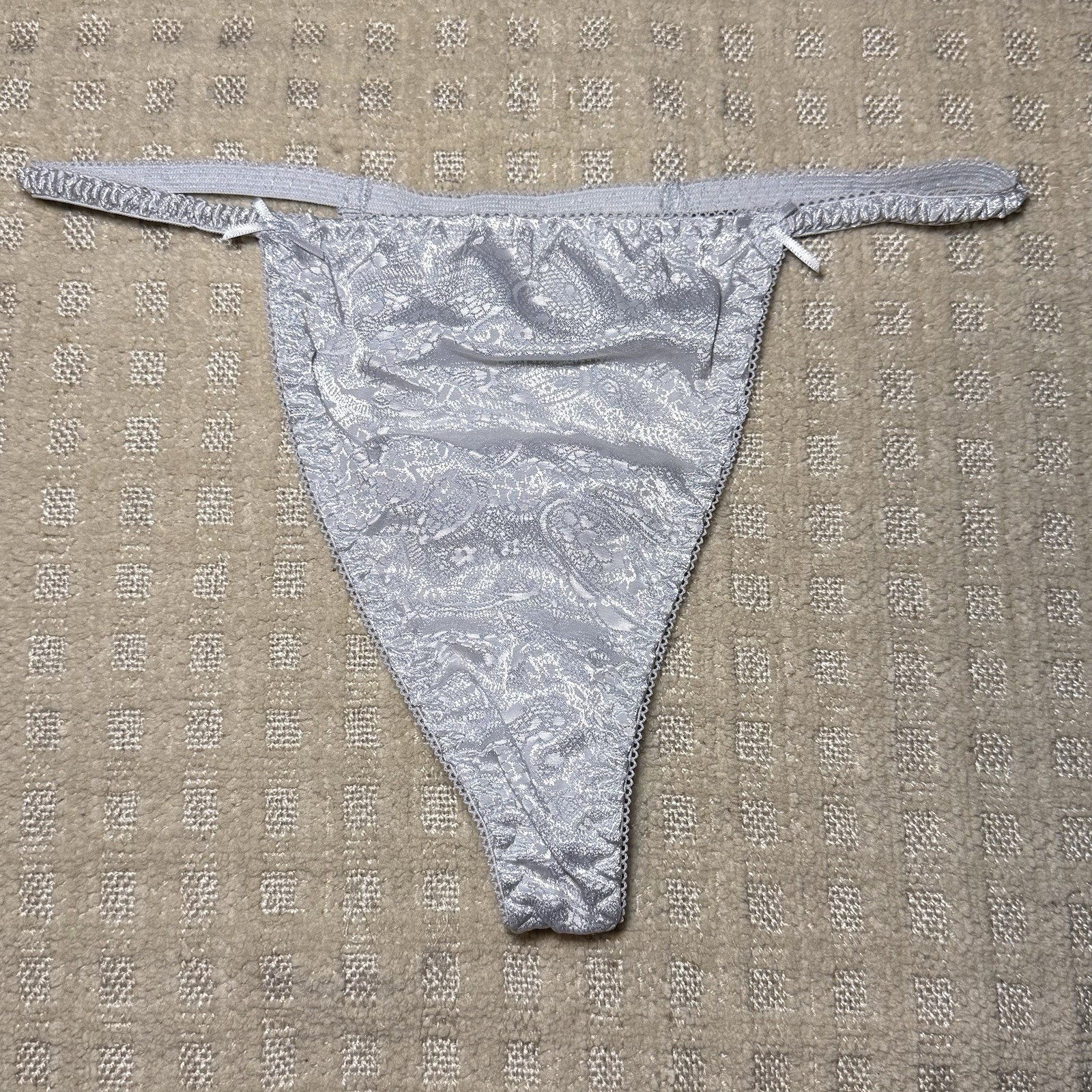 NWOT 90’s VTG Gilligan & O’Malley Gray Satin String Thong Bow Panty Size L/7