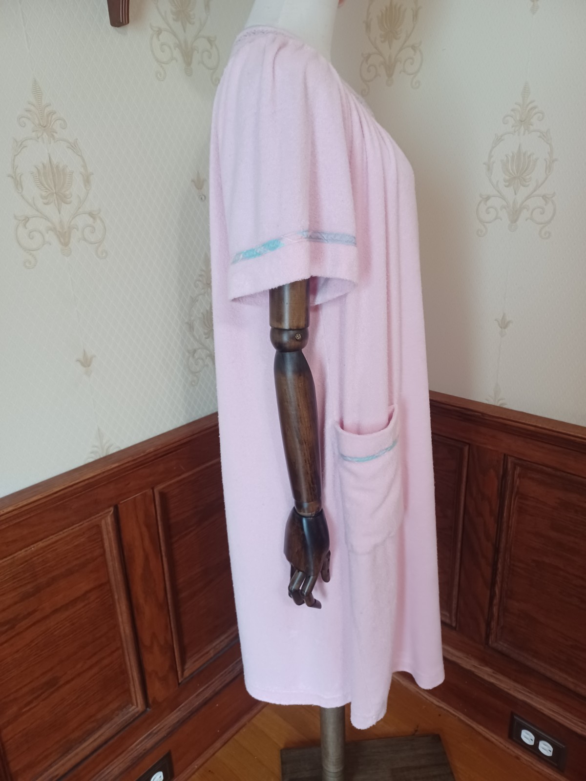 Vintage 1970s/1980s Leisure Life Pink Pastel Terrycloth Cottagecore House Dress